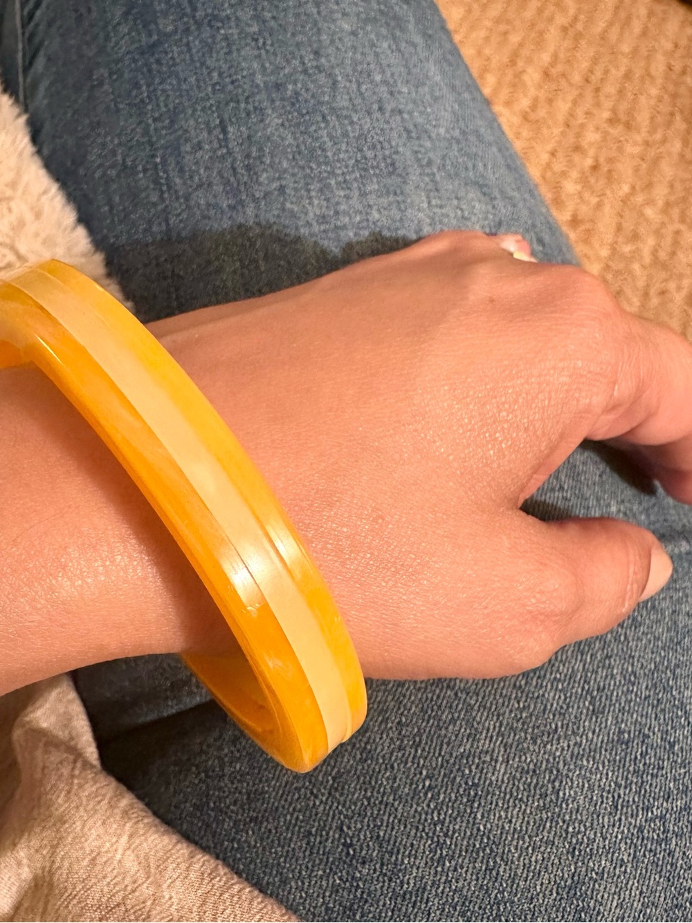 Yellow Striped Bakelite Round Bangle Bracelet - Picture 7 of 8